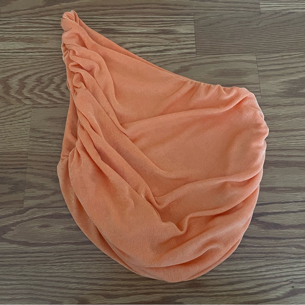 One shoulder top